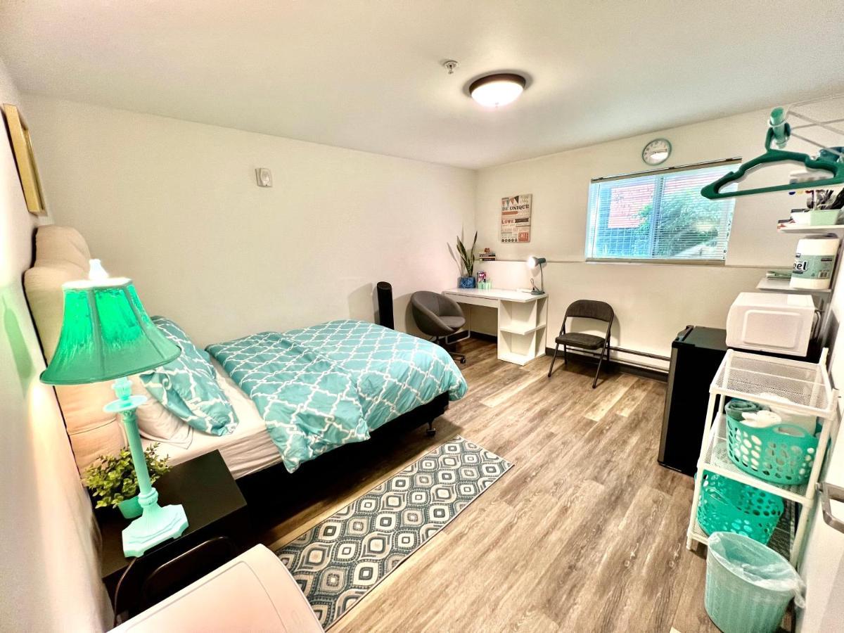 Private With Shared Bathroom On The 1st Floor 10 Minutes Walk To Of Washington