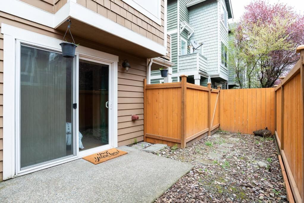 Snug Near Greenlake! *