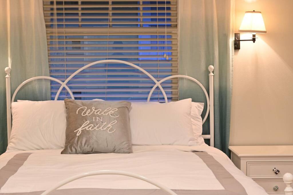 U-district Warmth 8 Mins Walk To Uw Holiday home *