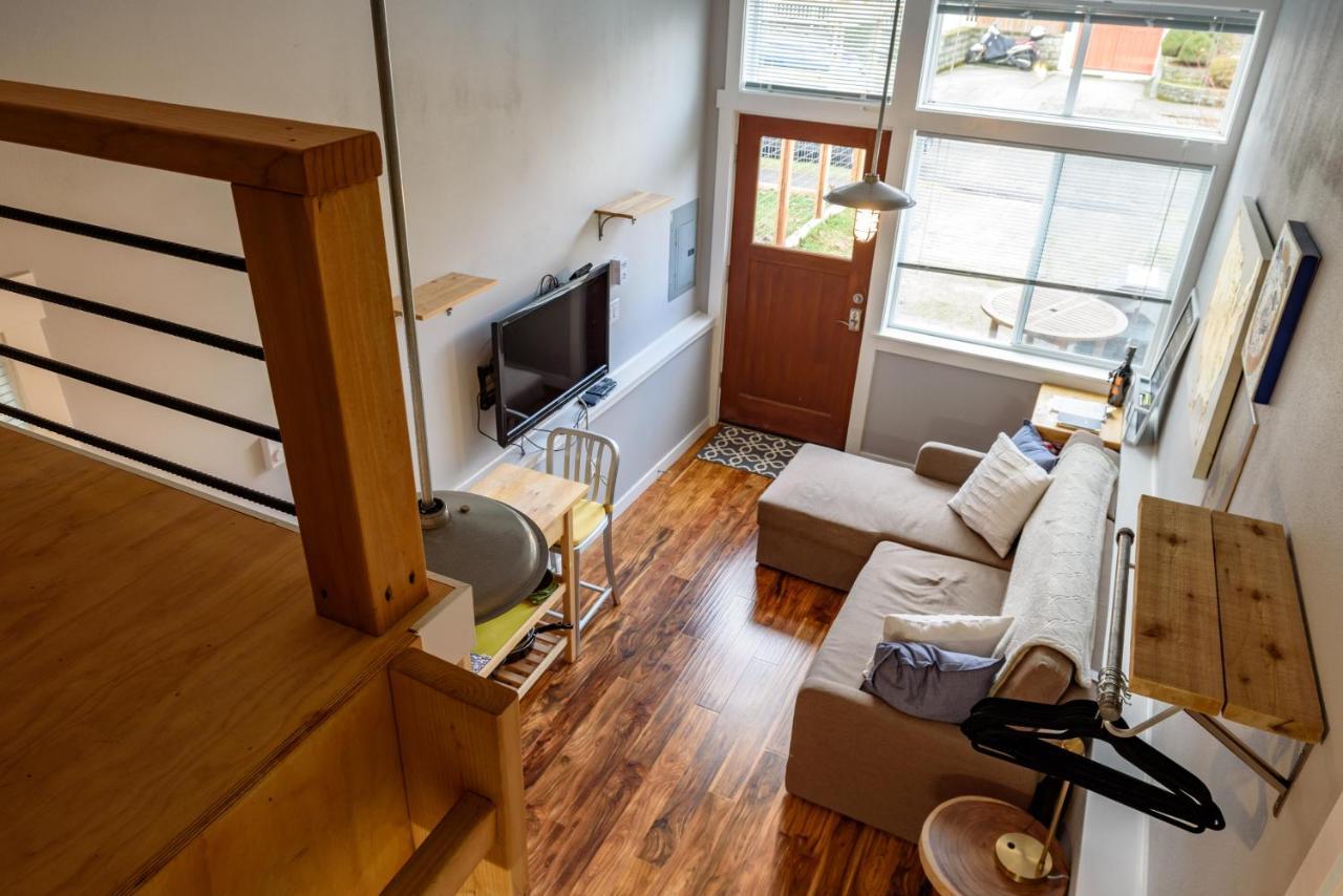 Kabino's Tiny House: Cozy Loft In Holiday home Seattle