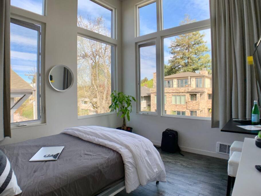 Lofty Prime Cap Hill Area Mins To Downtown Apartment