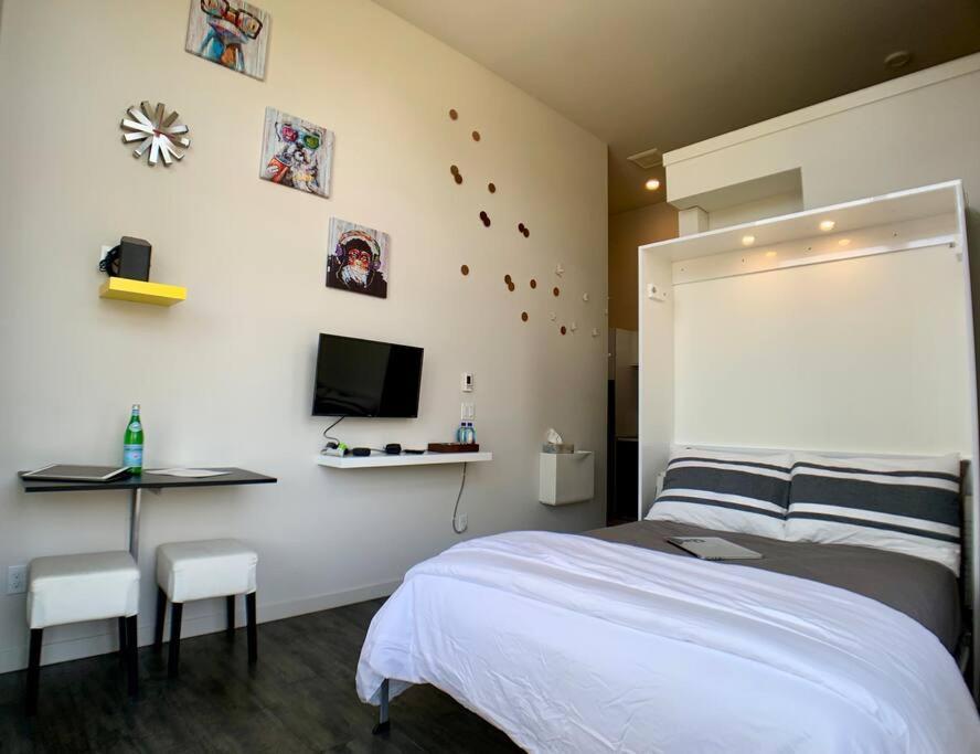 Lofty Prime Cap Hill Area Mins To Downtown *
