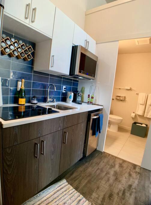 Lofty Prime Cap Hill Area Mins To Downtown *