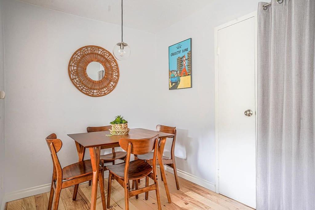 Tranquil 2br Downtown Condo, Parking, King Bed Apartment Seattle