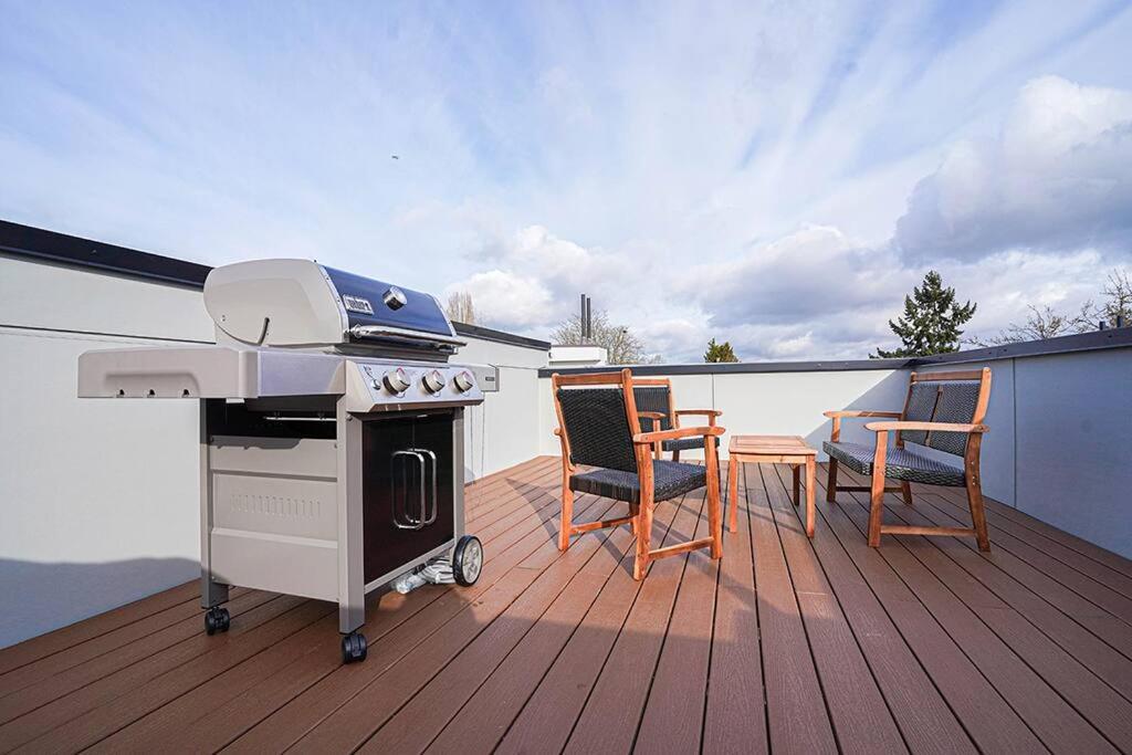 New Modern Nordic Style Home, View, Rooftop Deck Holiday home Seattle