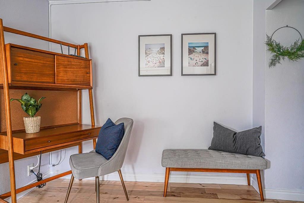 Tranquil 2br Downtown Condo, Parking, King Bed Seattle