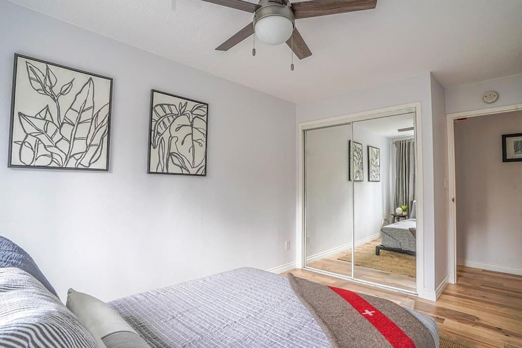Tranquil 2br Downtown Condo, Parking, King Bed * Seattle