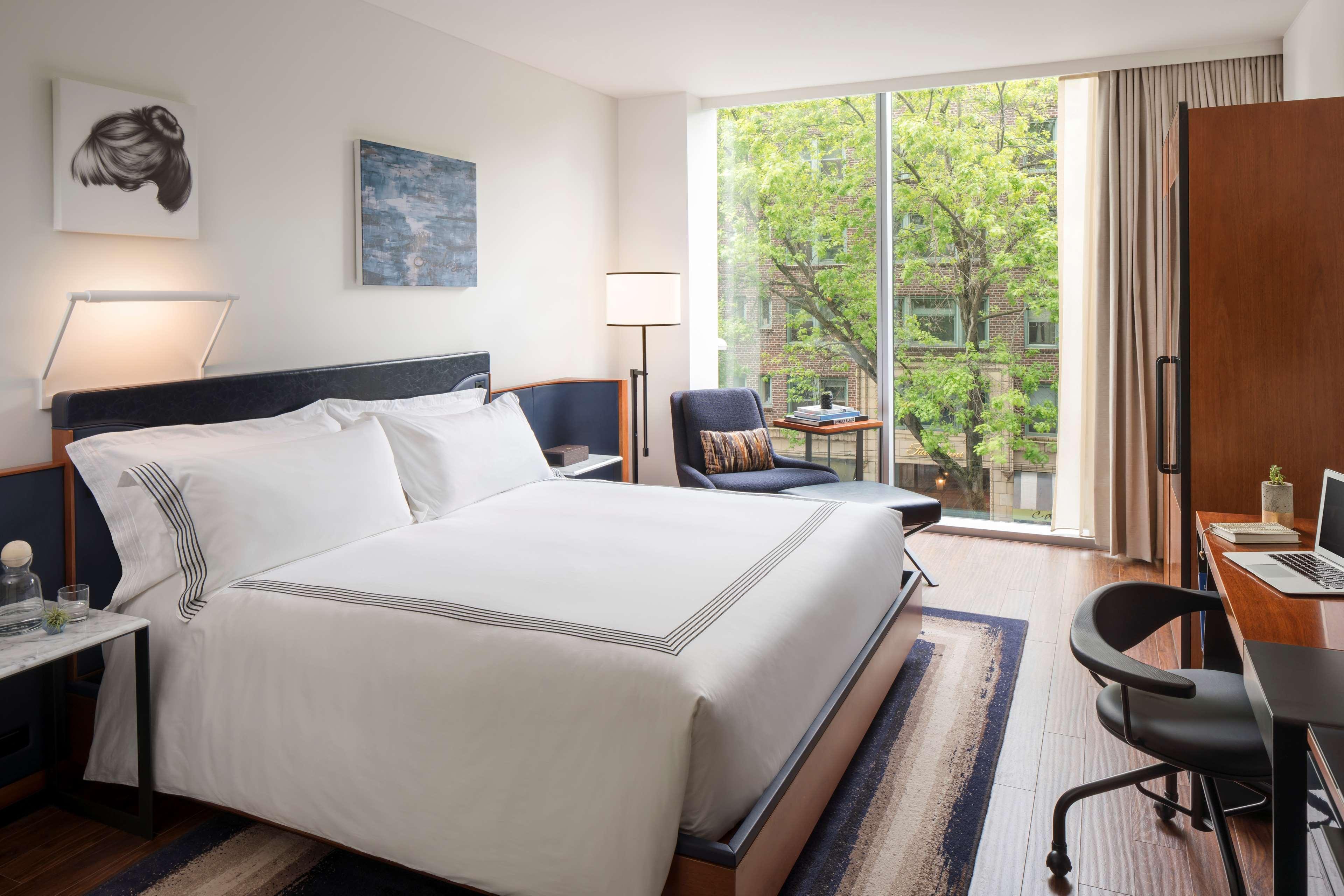 Thompson Seattle, By Hyatt 4*