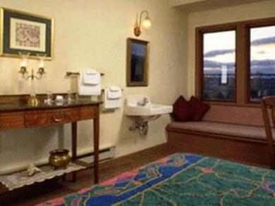 Inn College 2*