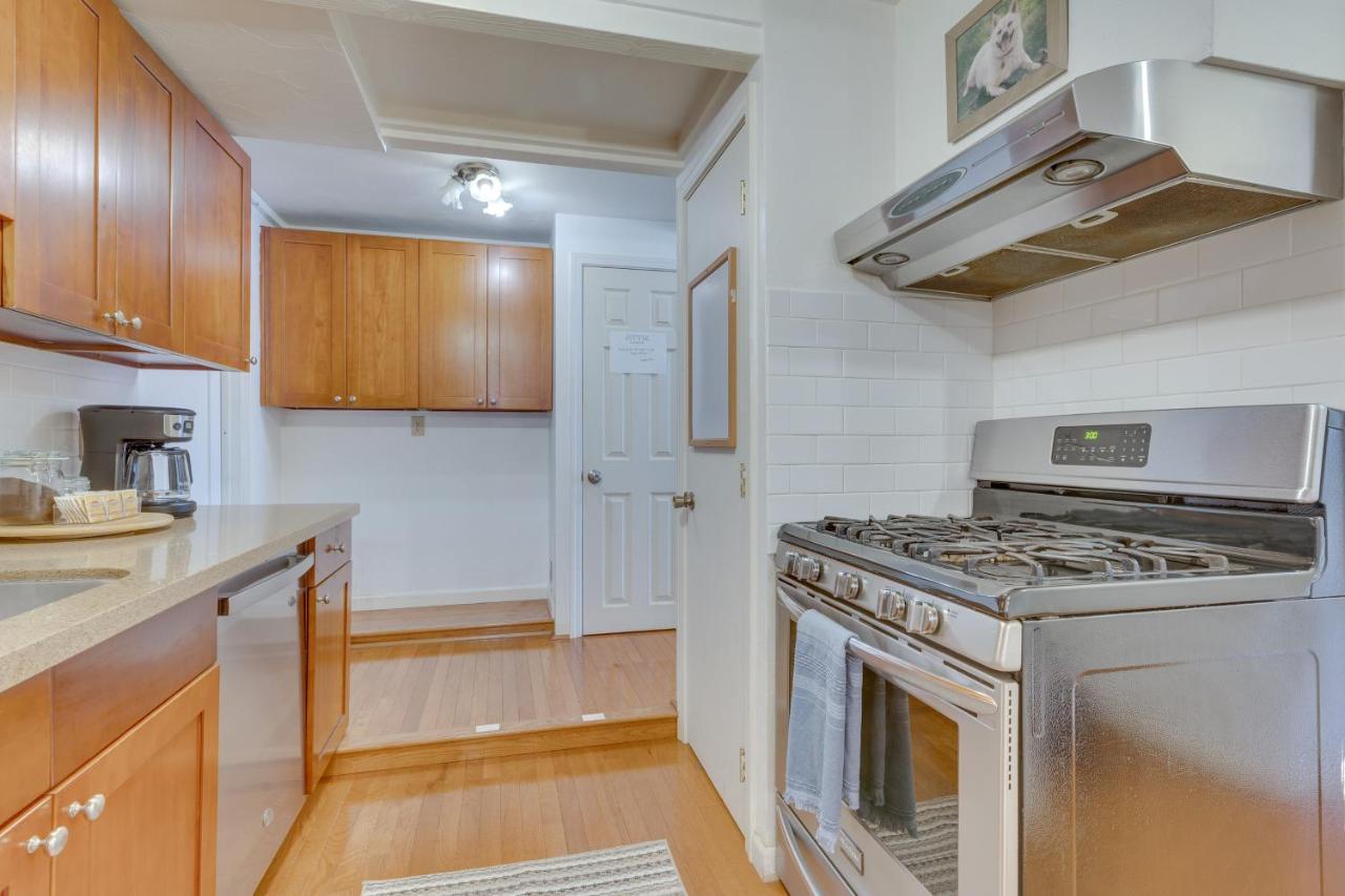 Holiday home Bright And Airy Abode Less Than 9 Mi To Space Needle
