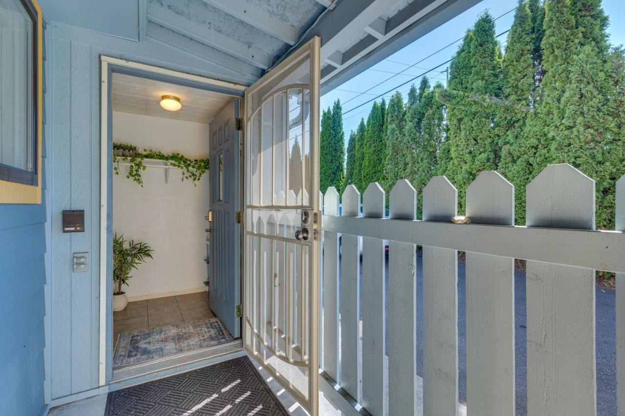 Bright And Airy Abode Less Than 9 Mi To Space Needle Holiday home