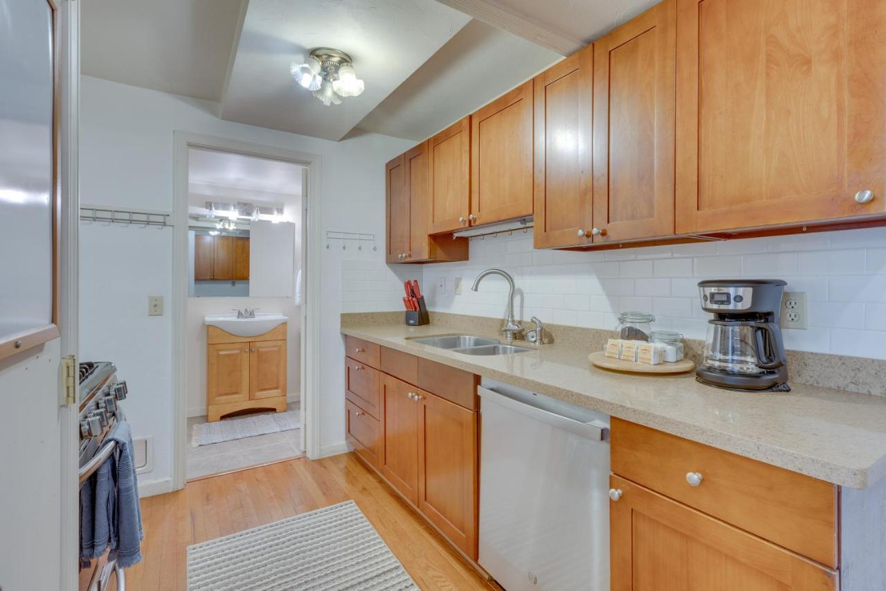 Bright And Airy Abode Less Than 9 Mi To Space Needle Holiday home Seattle