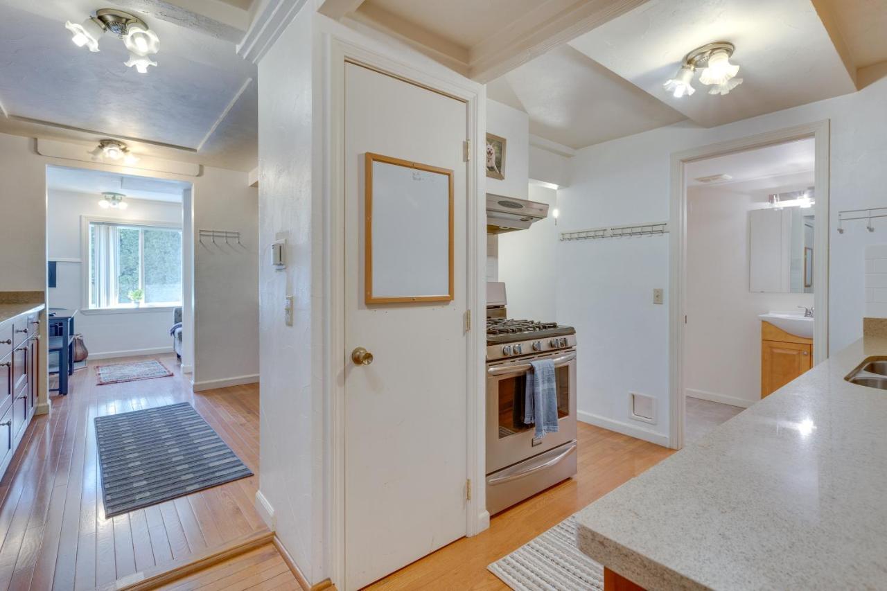 Bright And Airy Abode Less Than 9 Mi To Space Needle Holiday home