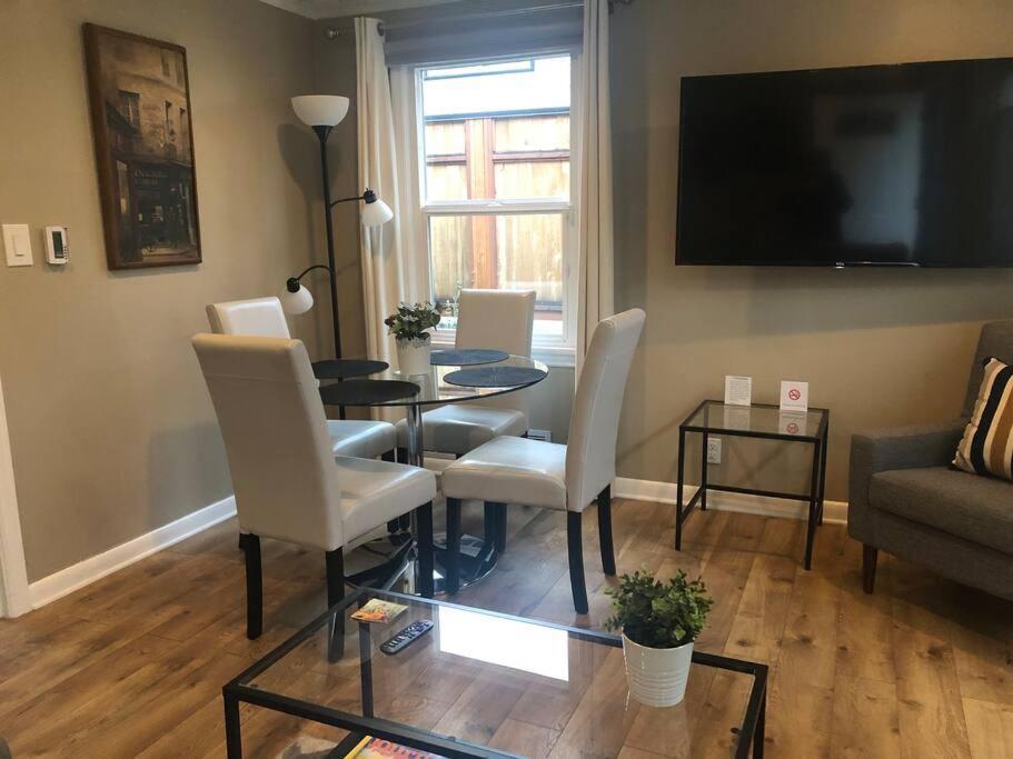 Cozy Crown Hill Carkeek W/3 Beds, Full Kitchen & Backyard In North Seattle