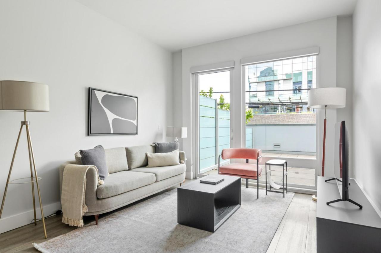 S Union 1br W Gym Wd Nr Denny Park Sea-367 * Seattle