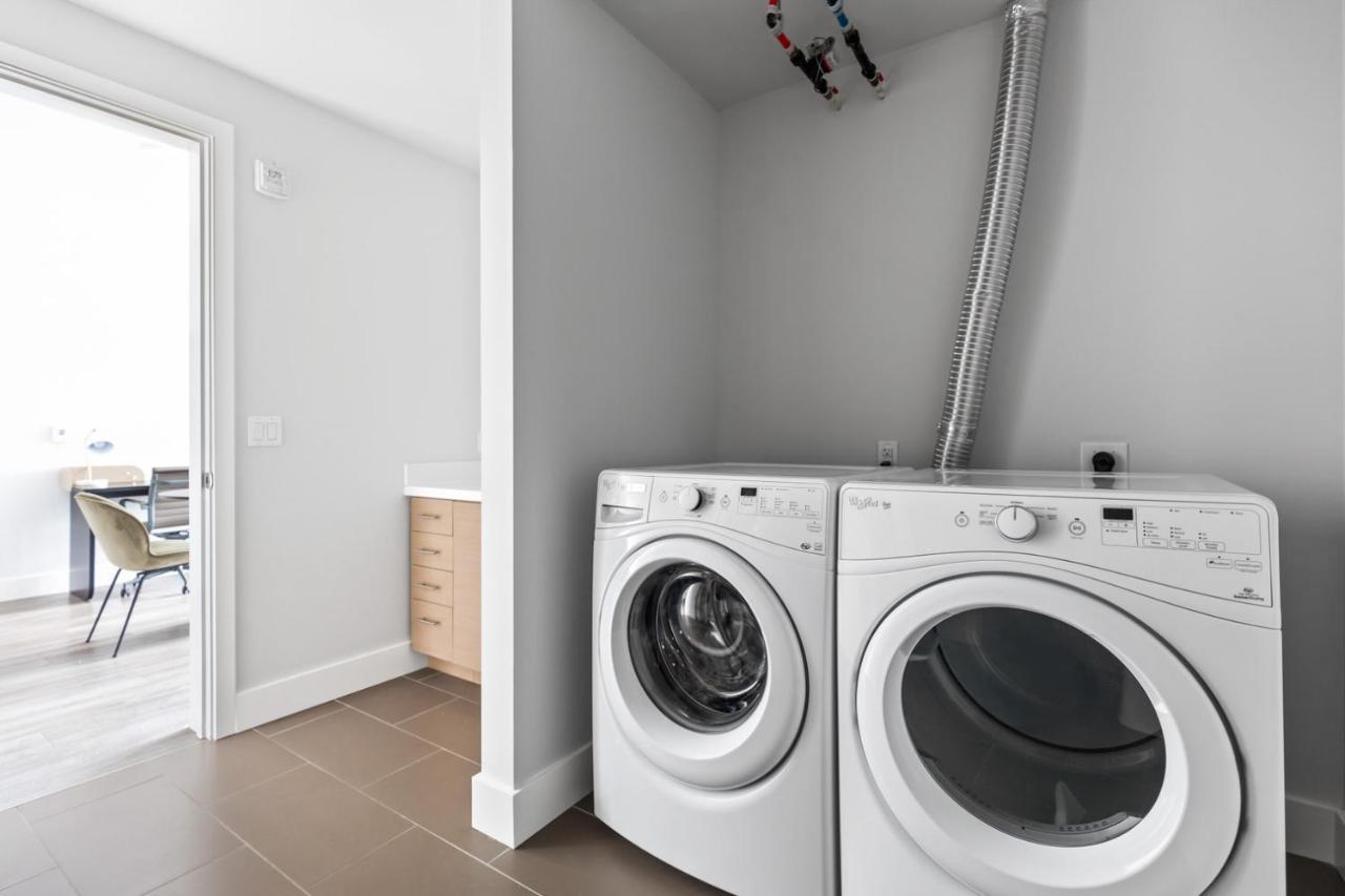 S Union 1br W Gym Wd Nr Denny Park Sea-367