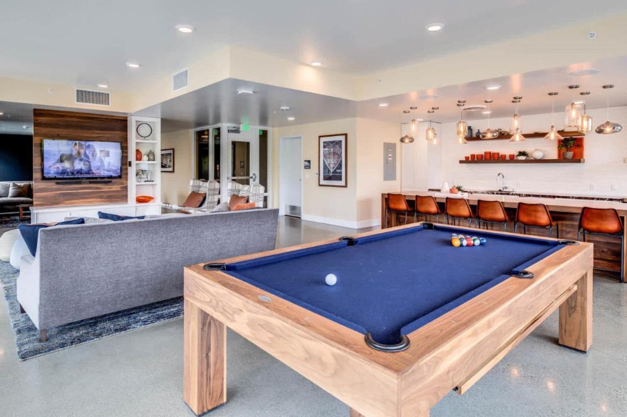 S Union 1br W Gym Wd Nr Denny Park Sea-367