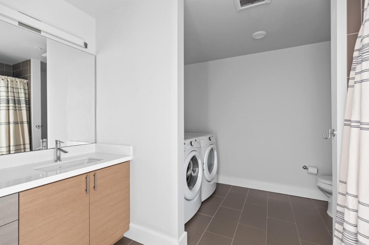 S Union 1br W Gym Wd Nr Denny Park Sea-367 Seattle