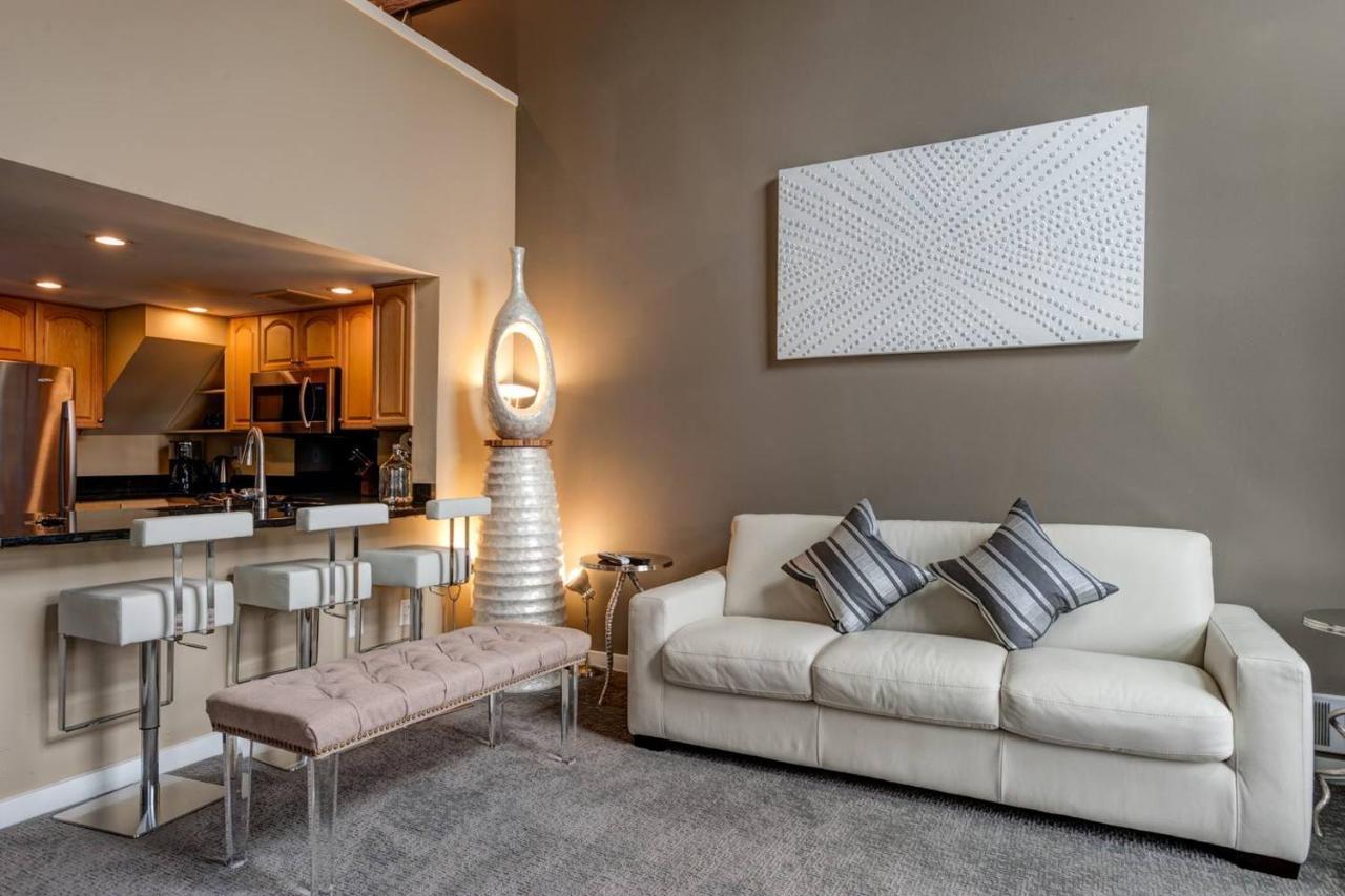 Apartment Modern Downtown Floor Penthouse With Bay Views *