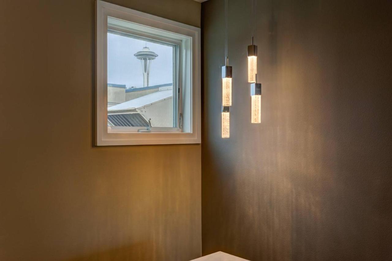 Modern Downtown Floor Penthouse With Bay Views Apartment Seattle