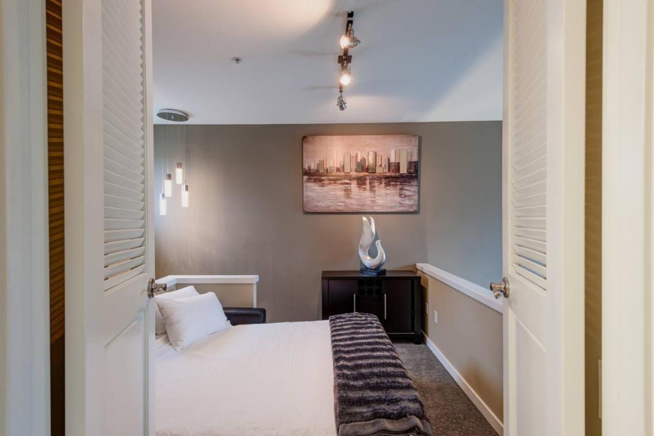 Modern Downtown Floor Penthouse With Bay Views Apartment