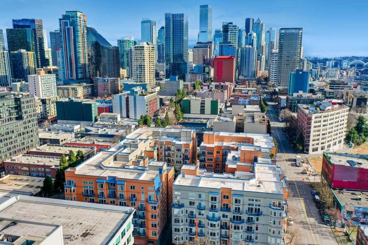 Modern Downtown Floor Penthouse With Bay Views *