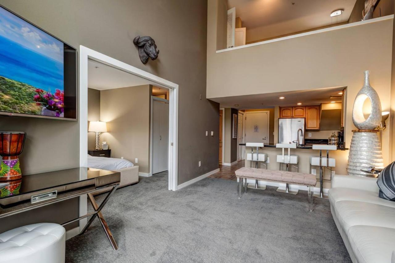 Modern Downtown Floor Penthouse With Bay Views Seattle
