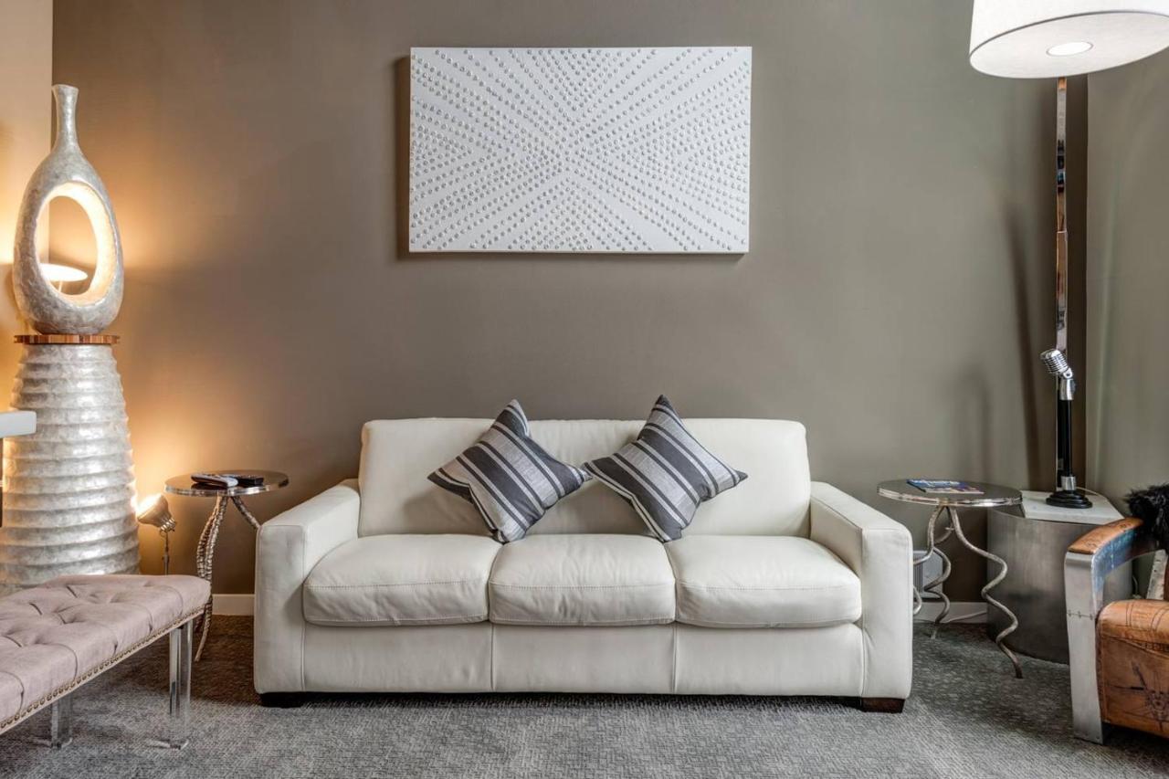 Apartment Modern Downtown Floor Penthouse With Bay Views *