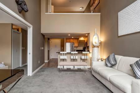 Modern Downtown Floor Penthouse With Bay Views Apartment Seattle