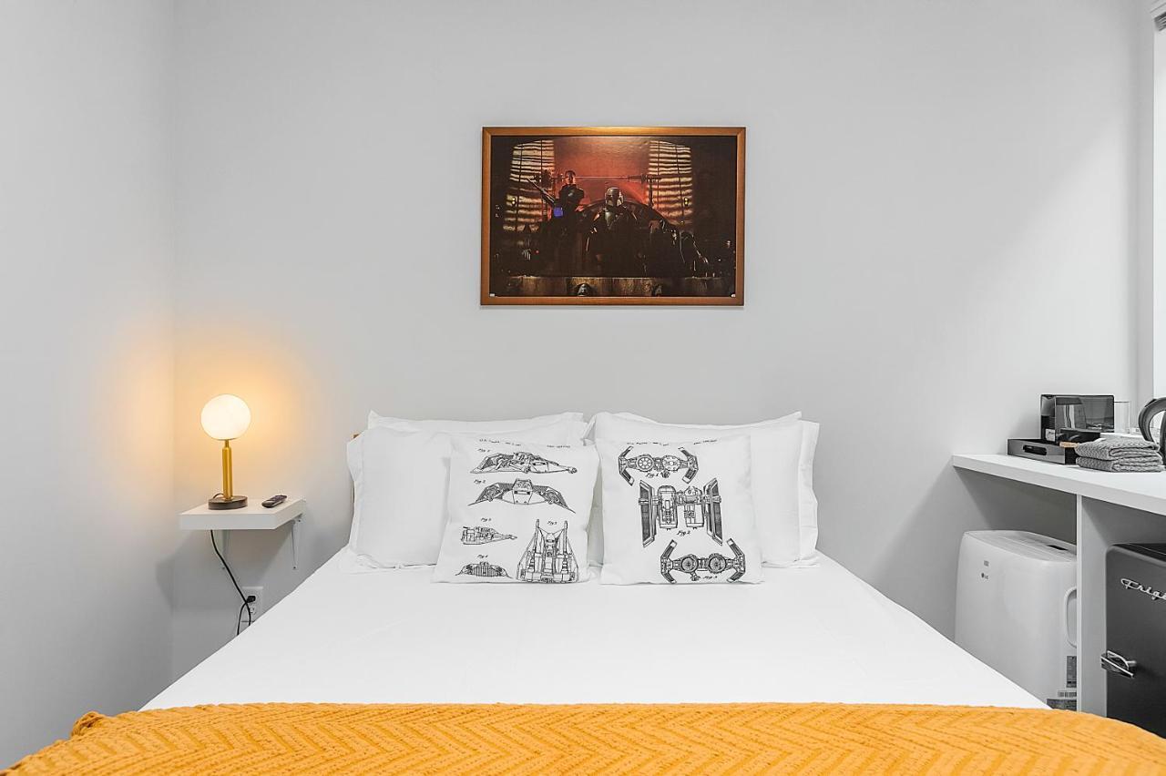 Homestay Bobba Fett's Carbonite Seattle