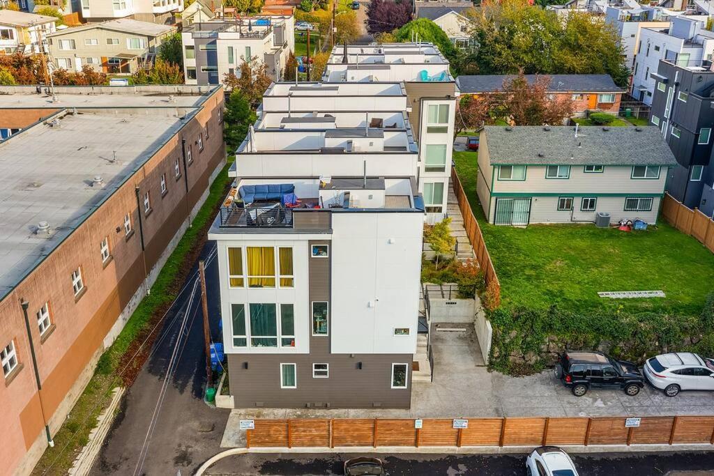 Red Maple Retreat In Leschi *
