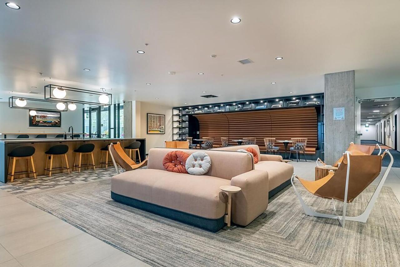 Apartment District 1br W Gym Pets Nr Dining Sea-642 *