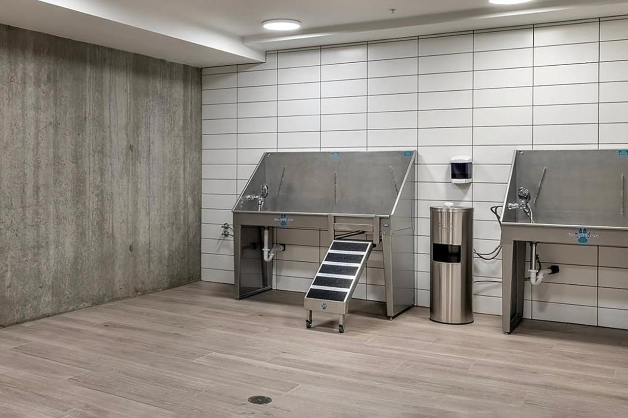 District 1br W Gym Pets Nr Dining Sea-642 * Seattle