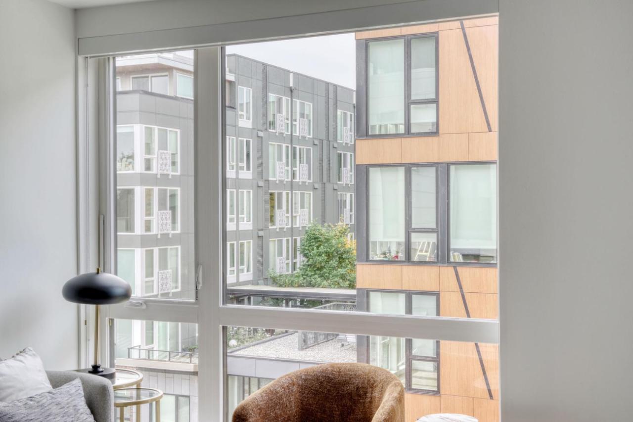 District 1br W Gym Pets Nr Dining Sea-642 Apartment Seattle