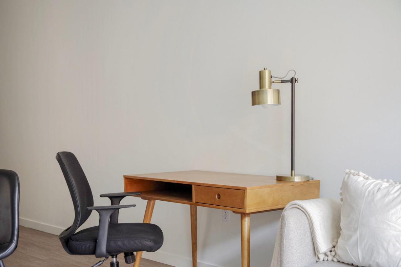 District 1br W Gym Pets Nr Dining Sea-642 Seattle