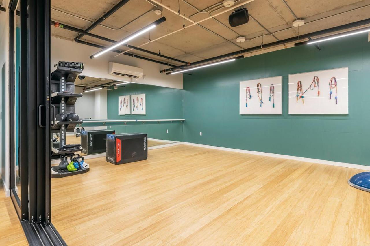 Apartment District 1br W Gym Pets Nr Dining Sea-642 *