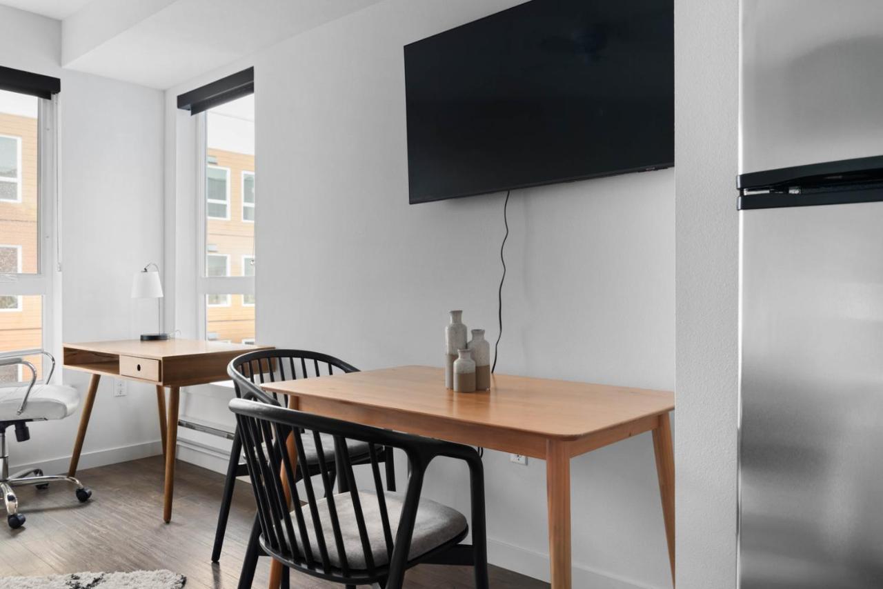 Apartment Ballard W Bbq Wd Nr Shops Sea-647