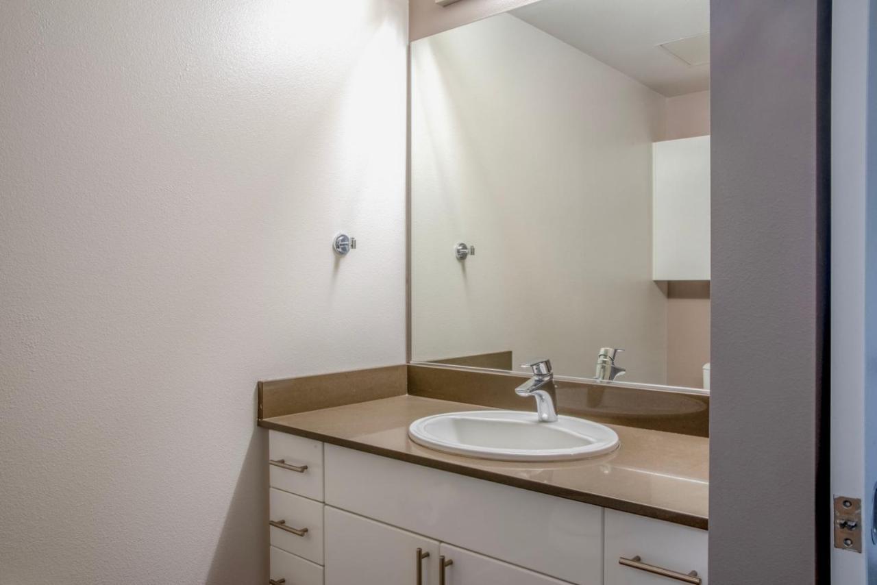 Ballard 1br W Lounge Nr Restaurants Bars Sea-646 *