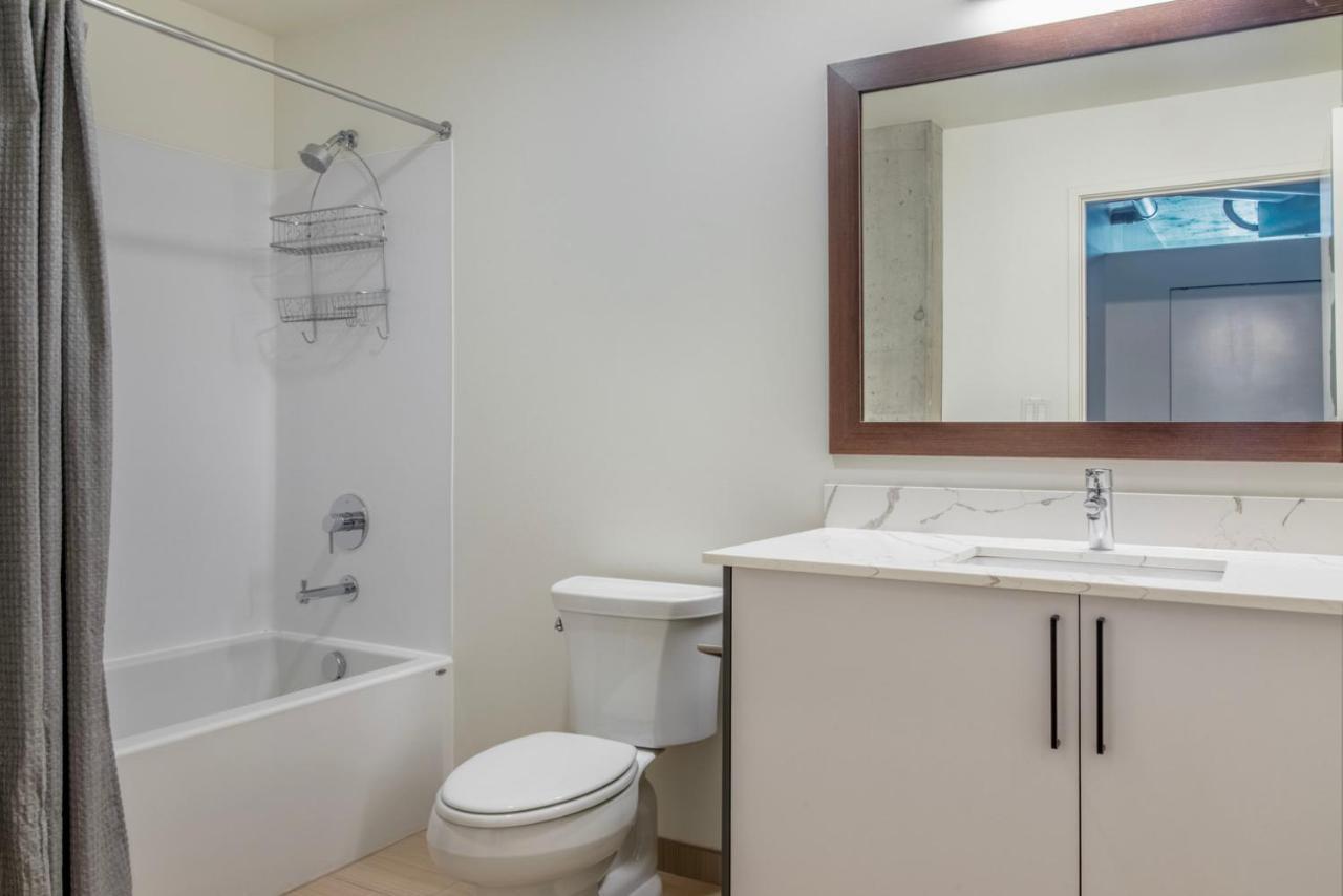 Bell Town Jr 1br W Rooftop Nr Shopping Dining Sea-651 Apartment Seattle