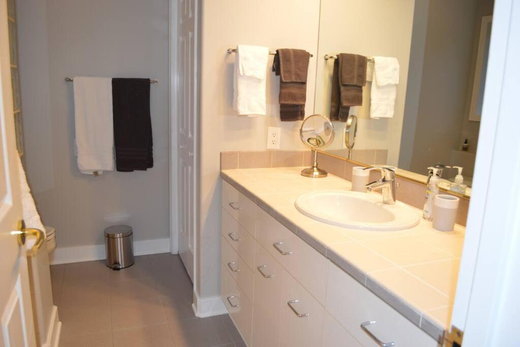 Apartment 1-bedroom Seaview On Luxury Estate With Views Of Olympic Mountains Seattle
