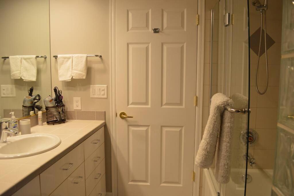 Apartment 1-bedroom Seaview On Luxury Estate With Views Of Olympic Mountains Seattle