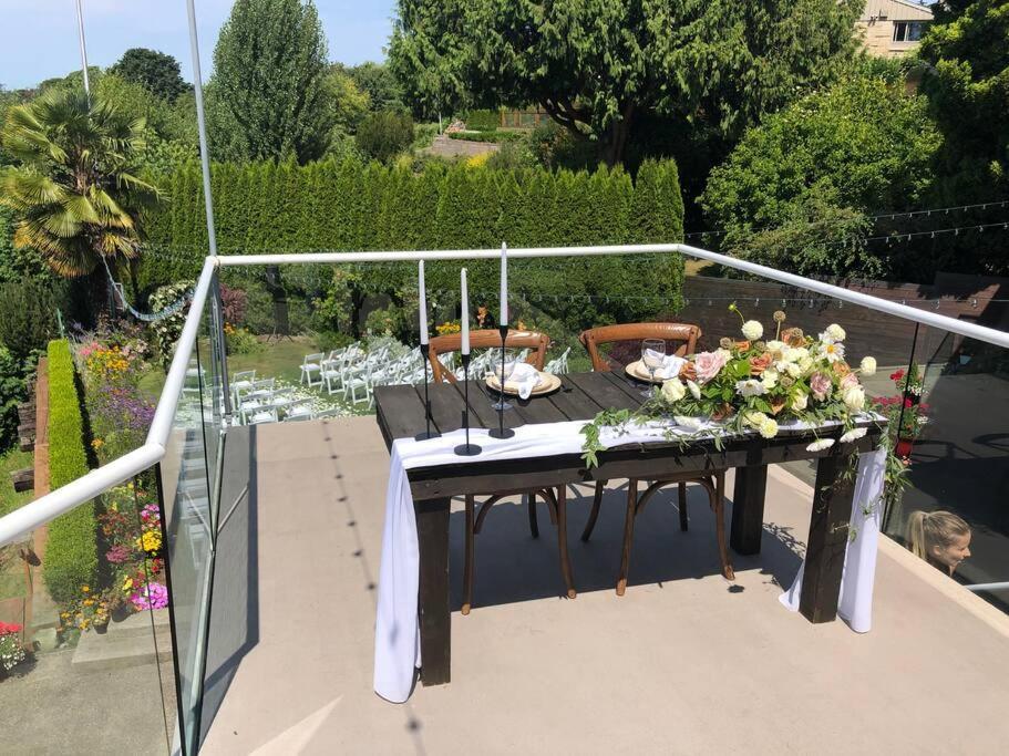 Romantic Spacious With Salish Sea & Mountain Views At Luxury Estate Apartment *