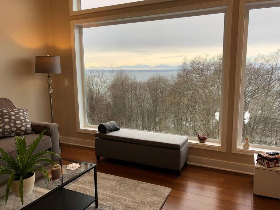 Romantic Spacious With Salish Sea & Mountain Views At Luxury Estate *