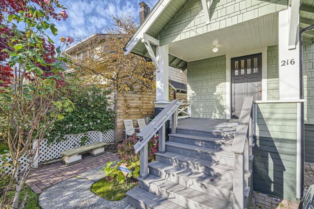 Apartment Prime Location Walk To Attractions W Free Parking Seattle