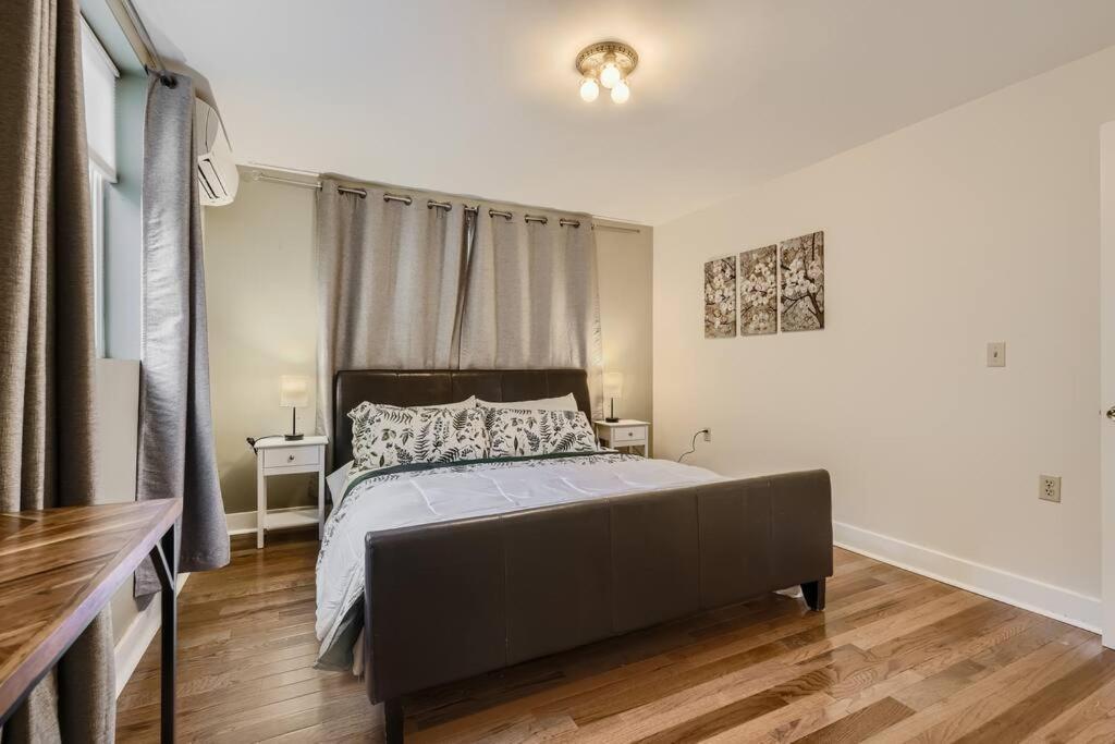 Prime Location Walk To Attractions W Free Parking Seattle