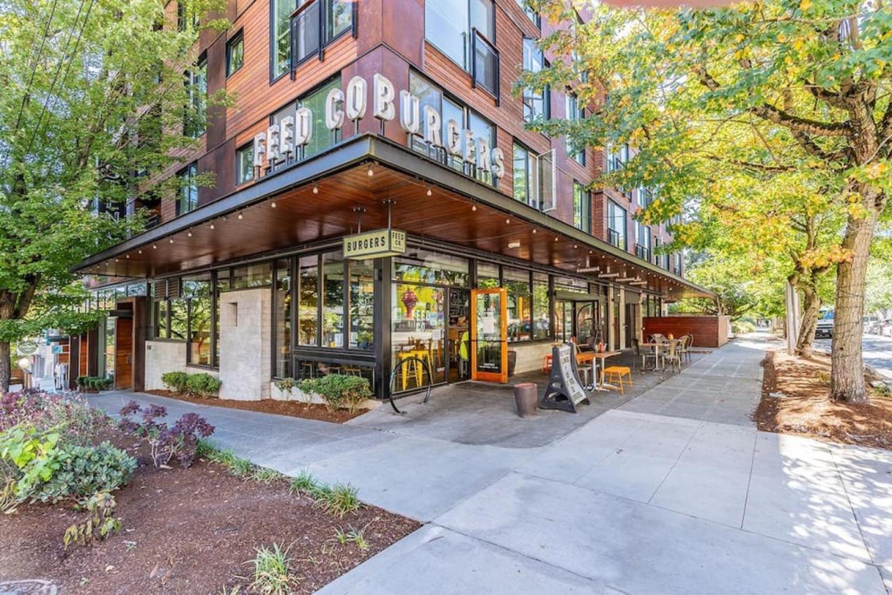 Lux 1 Bd Apartment- Rooftop, Wifi, Pet Friendly Apartment