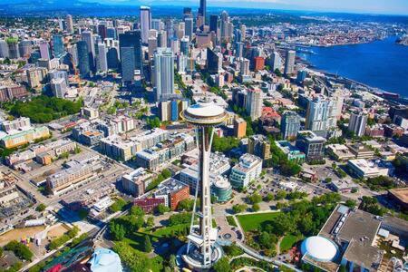 Speechless In - #1 Location - 2br - Free Parking - Vr1 Seattle