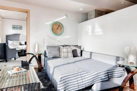 Speechless In - #1 Location - 2br - Free Parking - Vr1 Apartment