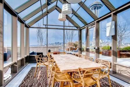 Speechless In - #1 Location - 2br - Free Parking - Vr1 Apartment *