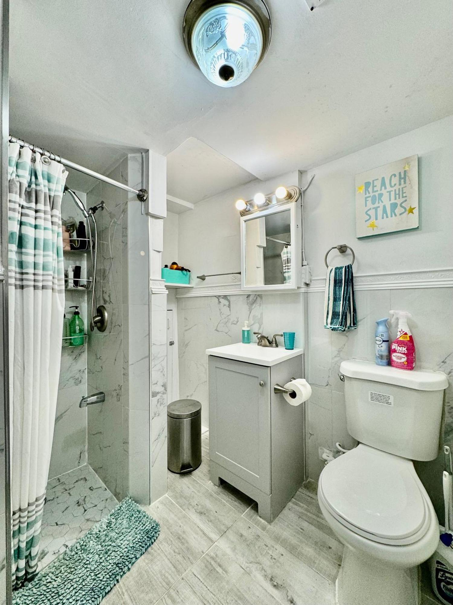 Private Tiny On The 1st Floor With Shared Bathroom Near Airport And Downtown Seattte * Seattle